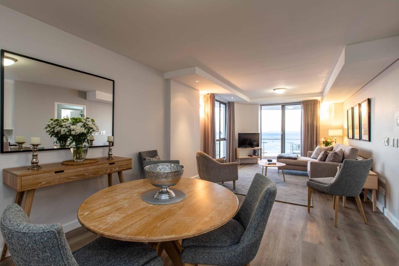 Hibernian Towers 807, Road, *