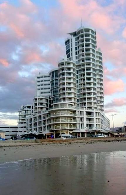 Hibernian Towers 807, Road, * Strand