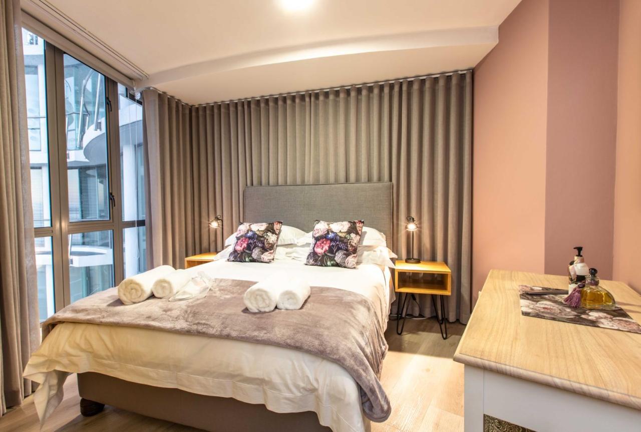 Hibernian Towers 807, Road, *