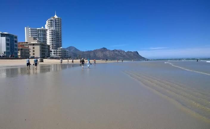 Hibernian Towers 807, Road, Strand